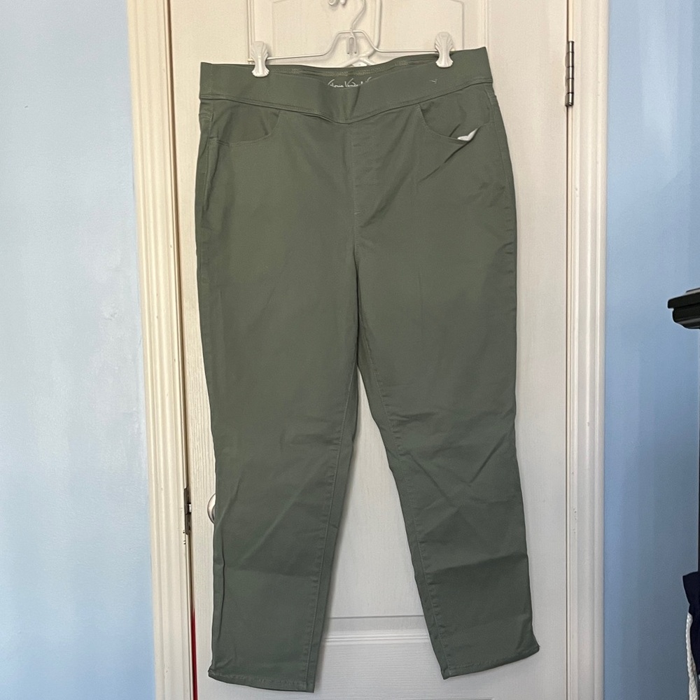 Gloria Vanderbilt Men's Olive Chinos